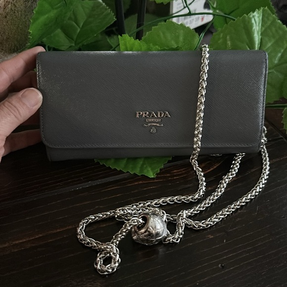 Authentic PRADA Large Saffiano Leather Wallet with Unbranded Silver Chain/Strap - Picture 8 of 8